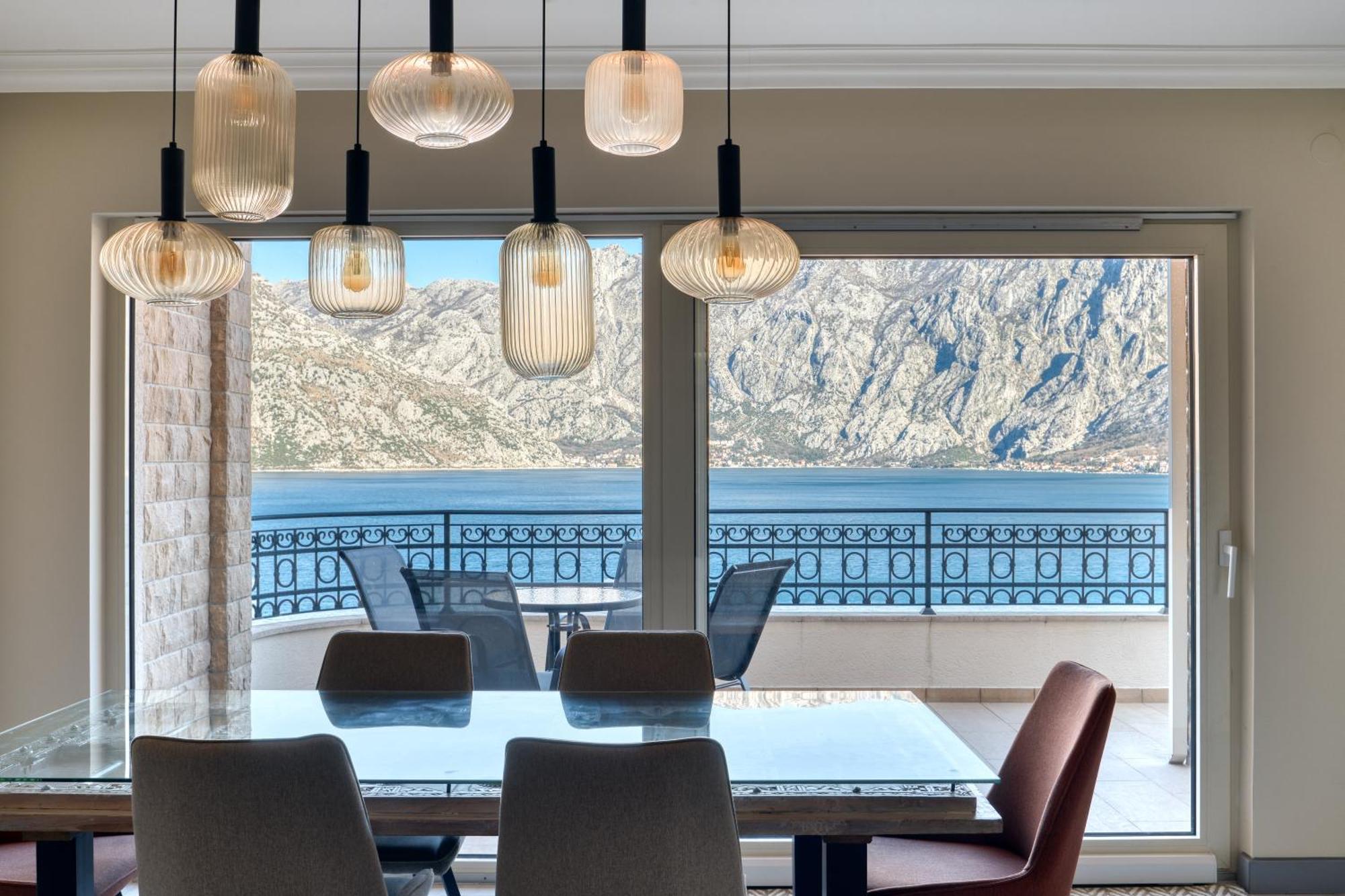 Luxurious 3-Bedroom Apartment By Mn Property Κότορ Εξωτερικό φωτογραφία