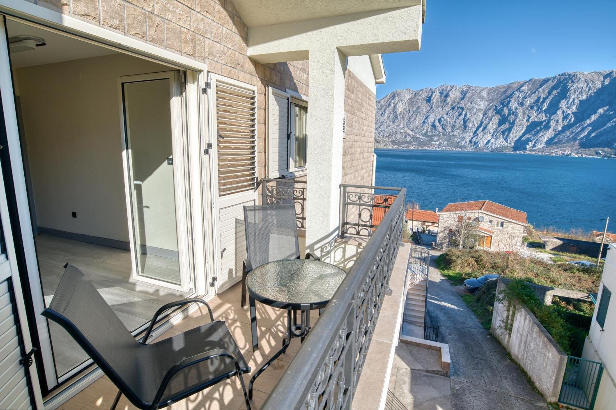 Luxurious 3-Bedroom Apartment By Mn Property Κότορ Εξωτερικό φωτογραφία