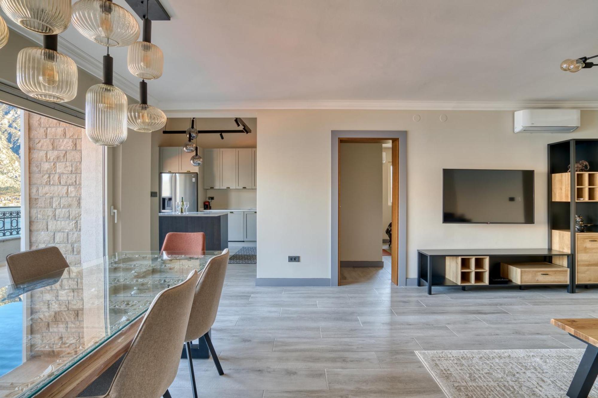 Luxurious 3-Bedroom Apartment By Mn Property Κότορ Εξωτερικό φωτογραφία