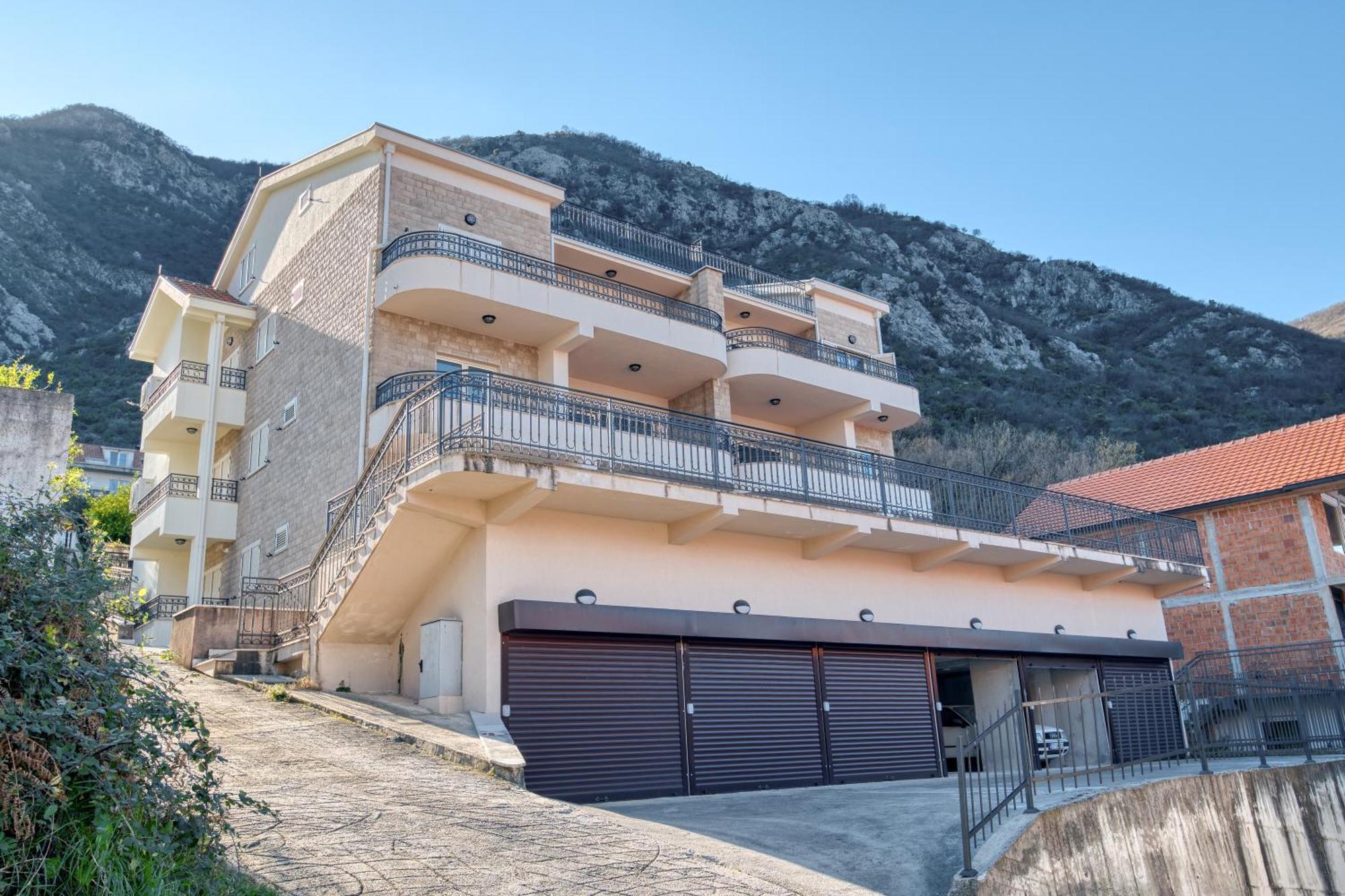 Luxurious 3-Bedroom Apartment By Mn Property Κότορ Εξωτερικό φωτογραφία